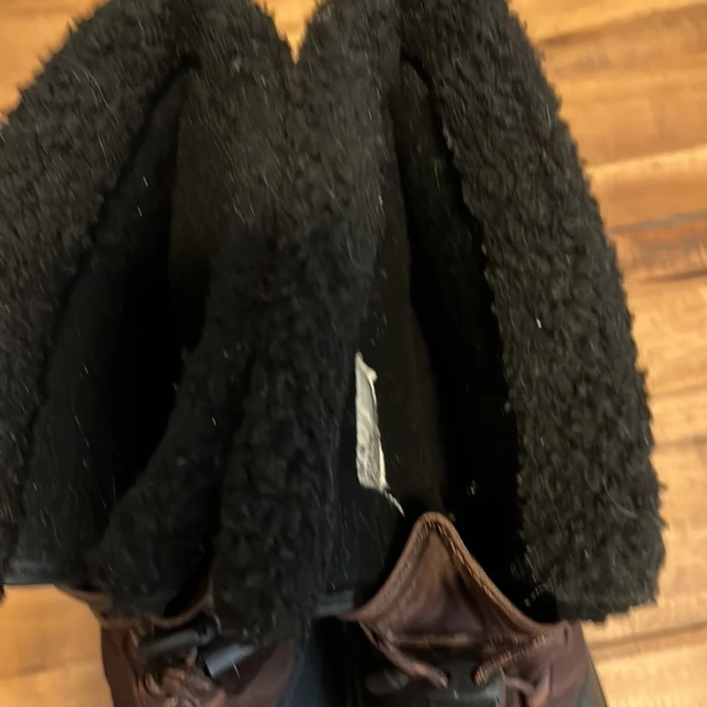 𝅺weatherproof snow/rain boots, size 7, good condition